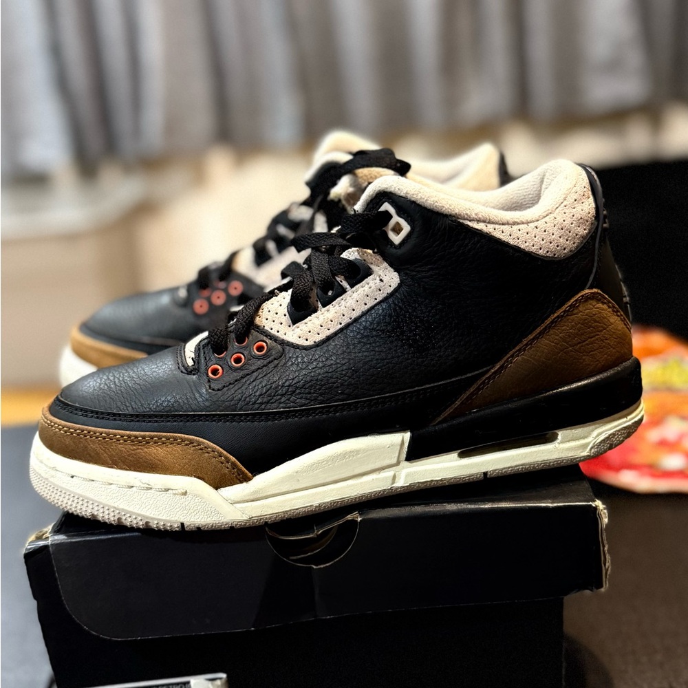 Jordan Men's Black, Brown and Cream Retro Athletic SneakersNo Box